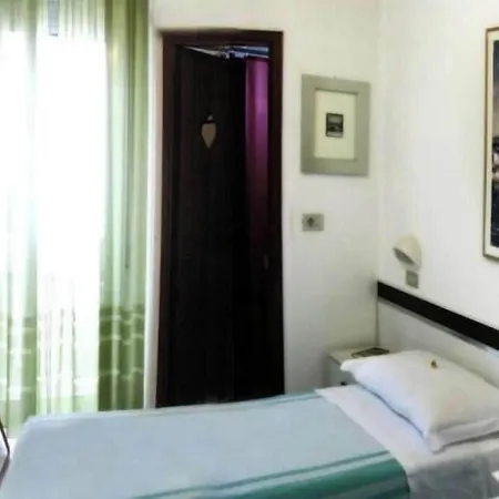 Ariston Hotel 3*